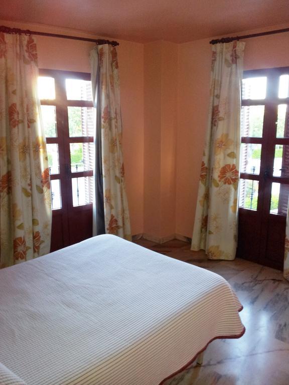 Hostal Rio De Oro アルカラ・ラ・レアル 部屋 写真
